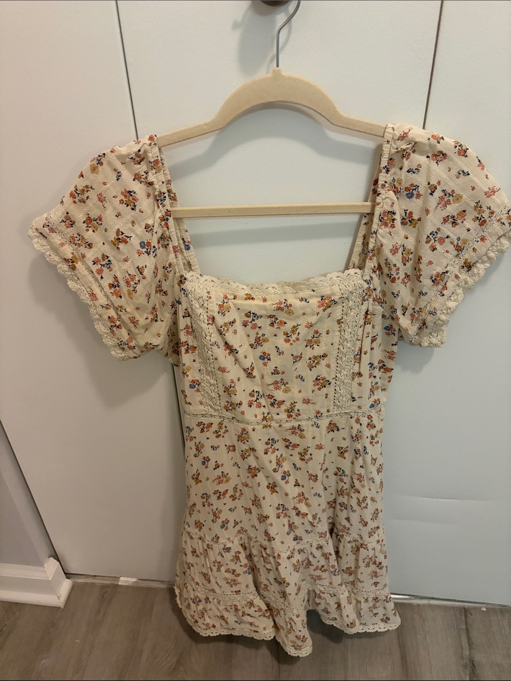 American Eagle Outfitters Cream Floral Lace-Trim Dress